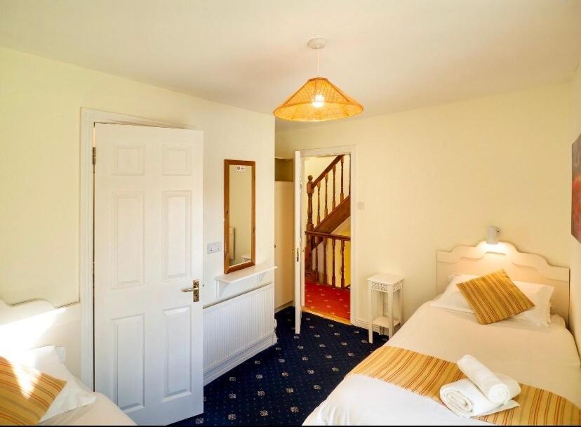White Heather House Clifden Town Square מראה חיצוני תמונה