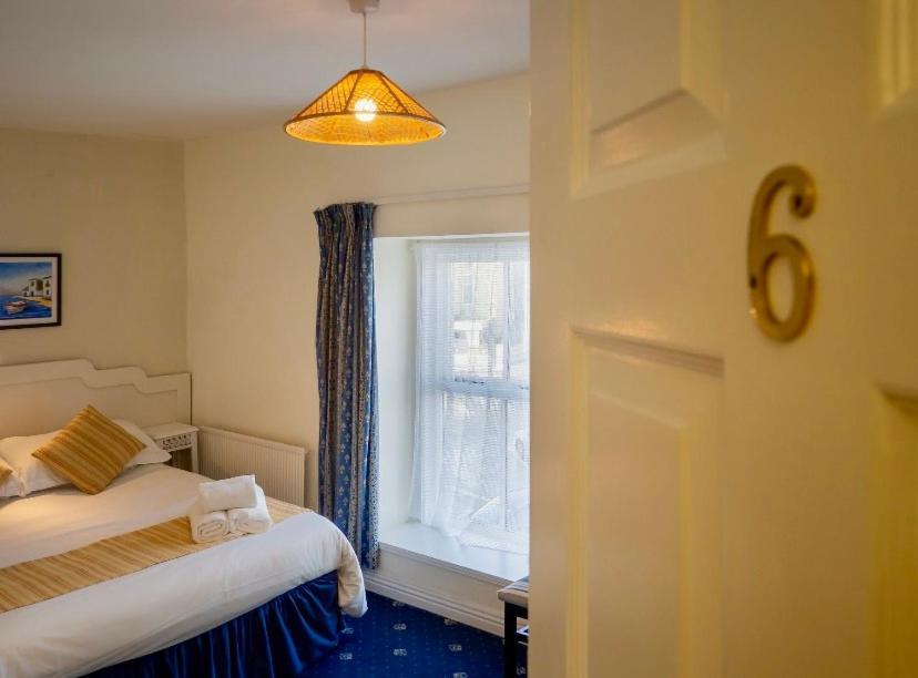 White Heather House Clifden Town Square מראה חיצוני תמונה