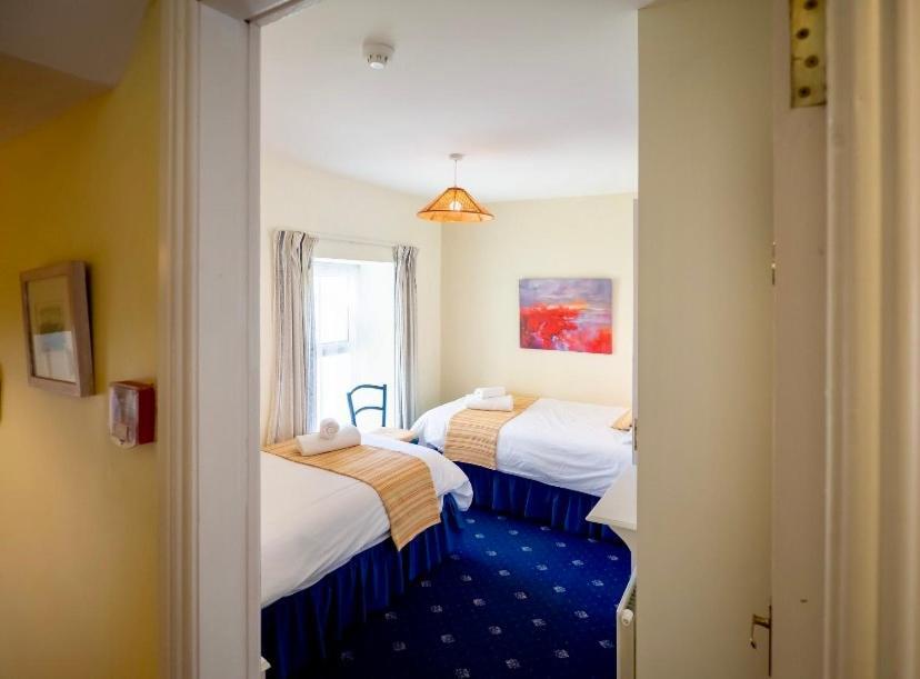 White Heather House Clifden Town Square מראה חיצוני תמונה