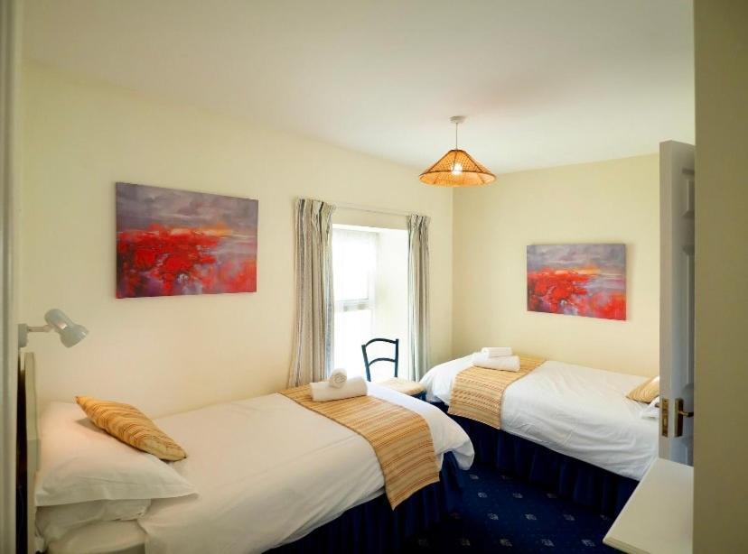 White Heather House Clifden Town Square מראה חיצוני תמונה