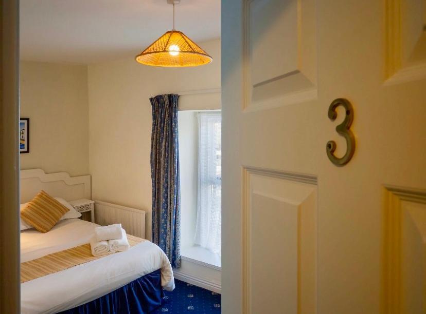White Heather House Clifden Town Square מראה חיצוני תמונה