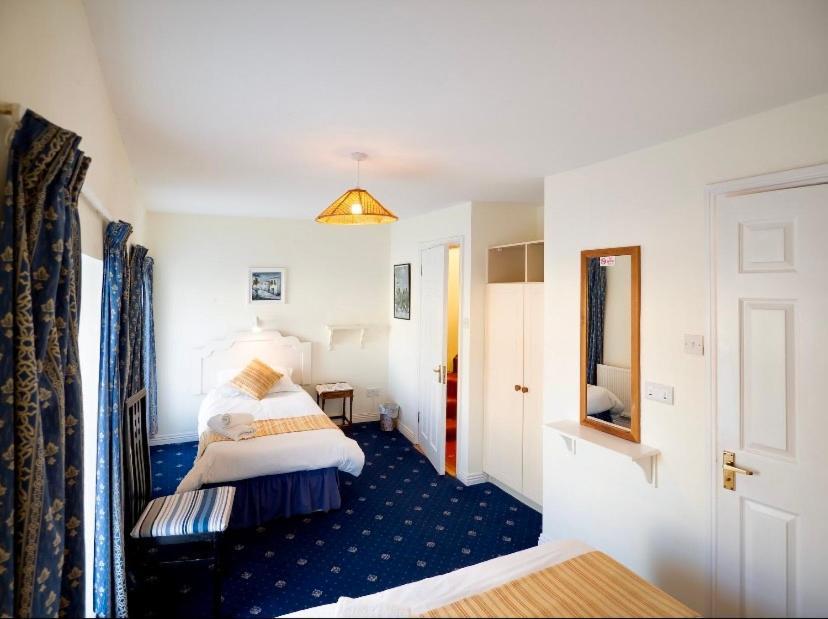 White Heather House Clifden Town Square מראה חיצוני תמונה