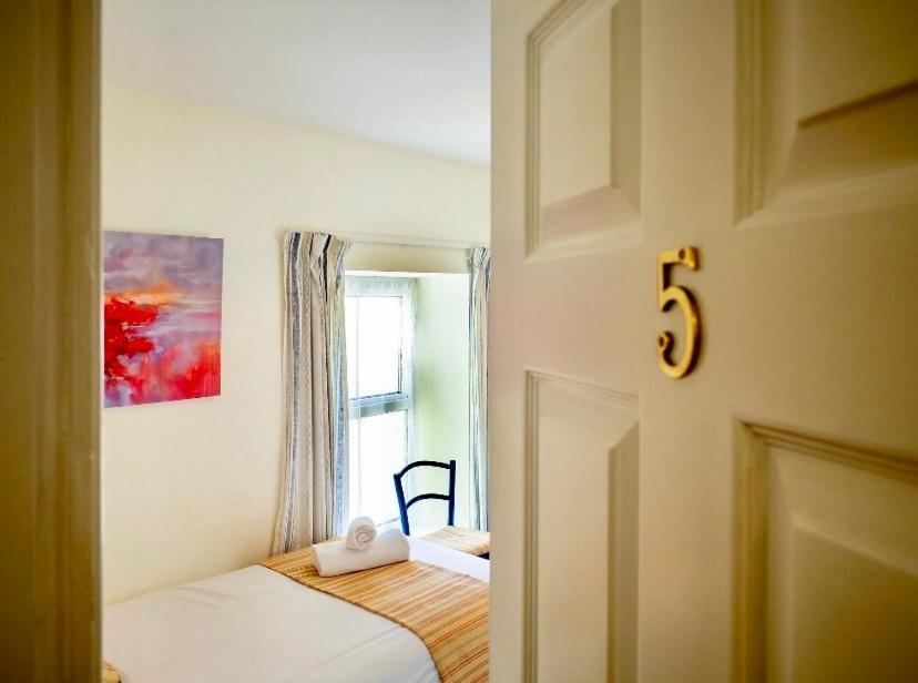 White Heather House Clifden Town Square מראה חיצוני תמונה
