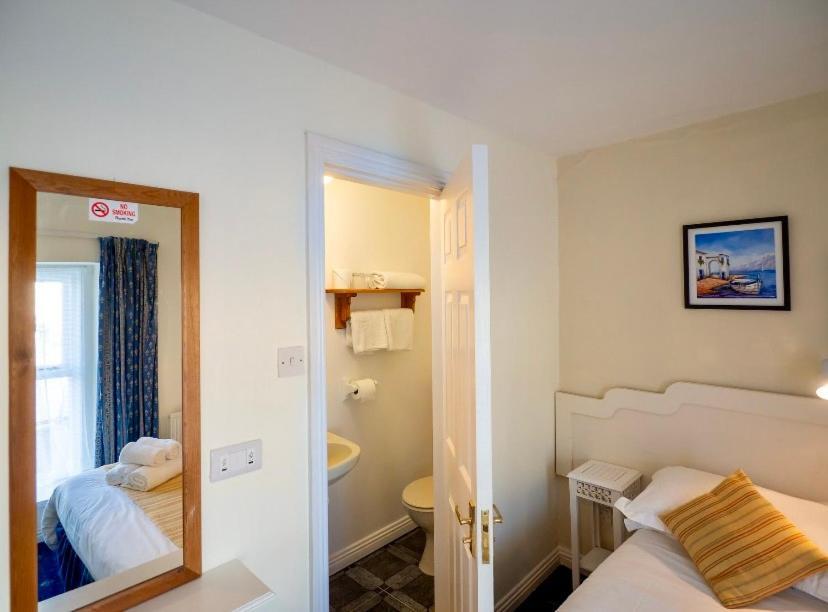 White Heather House Clifden Town Square מראה חיצוני תמונה
