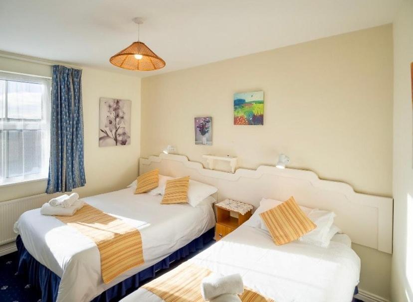 White Heather House Clifden Town Square מראה חיצוני תמונה